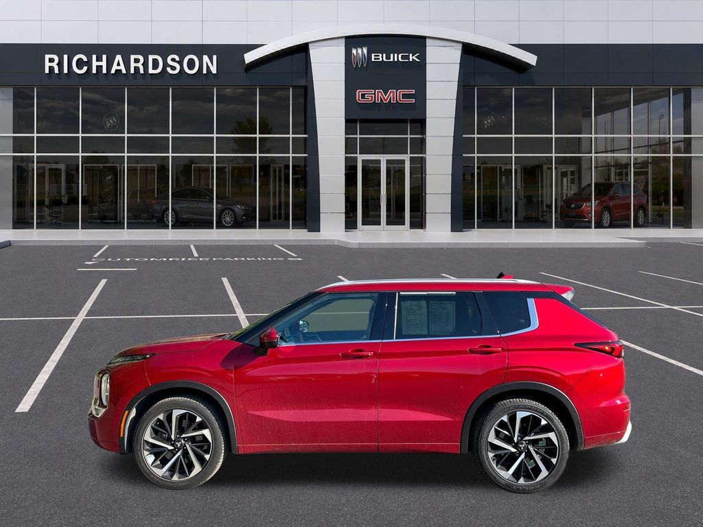 Used 2022 Mitsubishi Outlander SEL AWD/4WD image 2