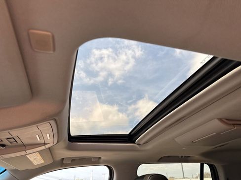 Used 2018 GMC Yukon Denali w/ Open Road Package image 15