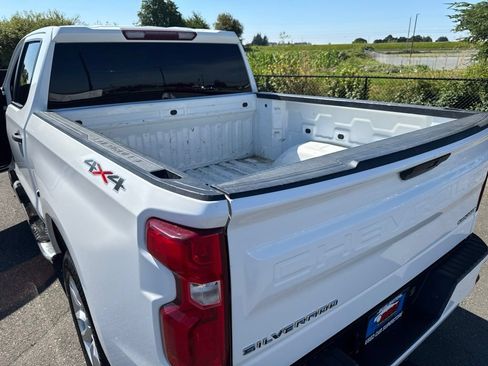 Used 2020 Chevrolet Silverado 1500 Custom w/ Custom Value Package AWD/4WD image 15