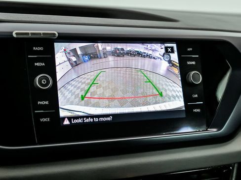 Certified 2023 Volkswagen Taos SE w/ Panoramic Sunroof Package FWD image 21