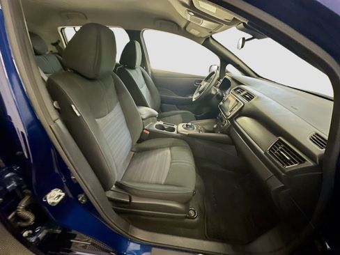 Used 2025 Nissan Leaf S image 31