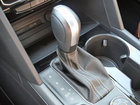 Used 2022 Volkswagen Atlas SE image 25