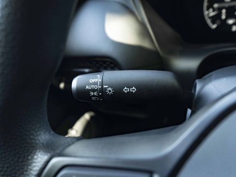 Used 2025 Honda HR-V LX image 23