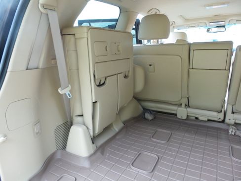 Used 2011 Lexus LX 570 4WD image 63