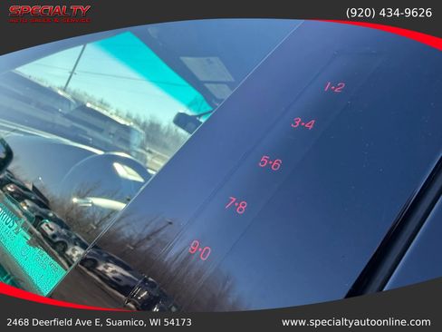 Used 2017 Ford Explorer XLT w/ Equipment Group 202A image 10