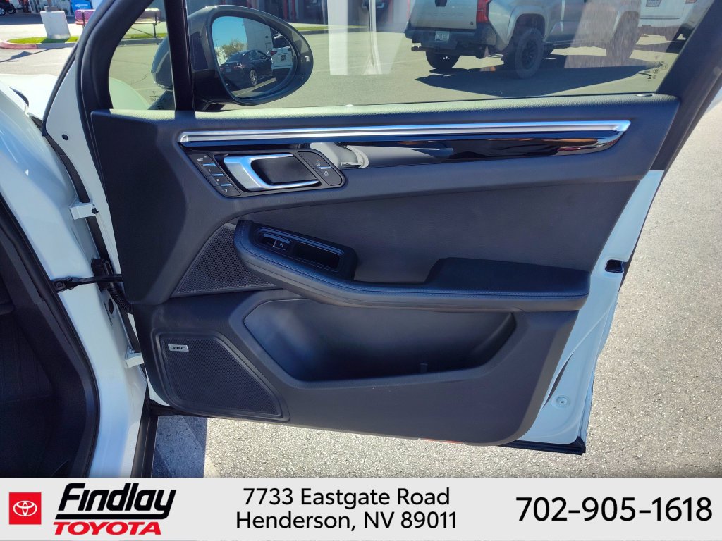 Used 2023 Porsche Macan Turbo AWD/4WD image 15