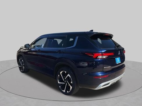 Used 2023 Mitsubishi Outlander SE AWD/4WD image 4