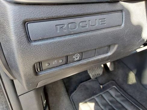 Used 2024 Nissan Rogue S AWD/4WD image 21