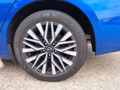 Used 2025 Nissan Altima 2.5 SV FWD image 25