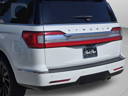 Used 2021 Lincoln Navigator Black Label w/ Special Edition Package AWD/4WD image 36
