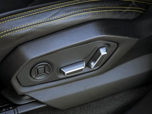 Used 2019 Lamborghini Urus image 19