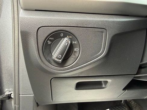 Used 2022 Volkswagen Atlas SE image 11