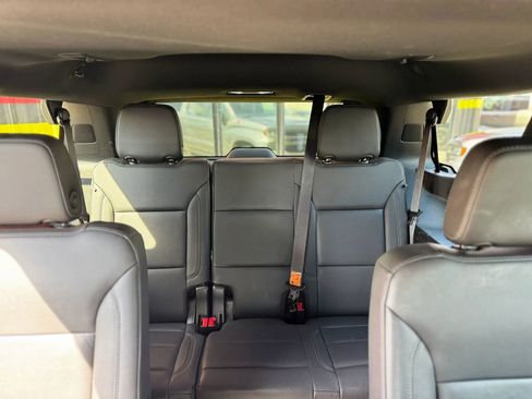 Used 2022 Chevrolet Tahoe Z71 w/ Luxury Package AWD/4WD image 22