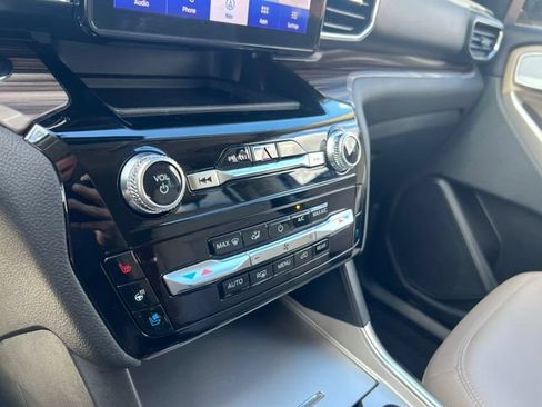 Certified 2023 Ford Explorer Limited w/ Equipment Group 301A AWD/4WD image 16