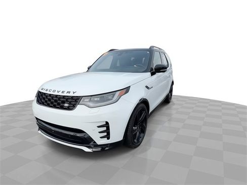 Used 2024 Land Rover Discovery Dynamic SE image 4
