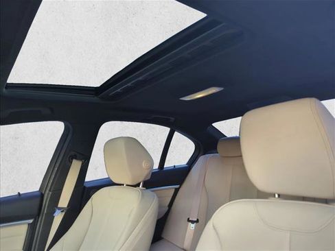 Used 2017 BMW 330e image 15