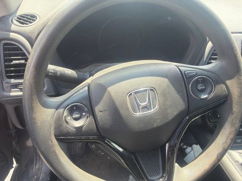 Used 2022 Honda HR-V LX image 10