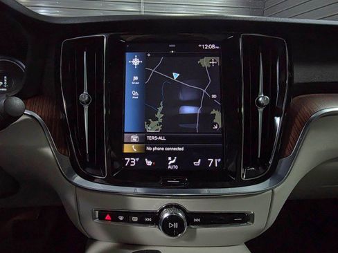 Used 2022 Volvo S60 T8 R-Design Expression w/ Advanced Package image 25