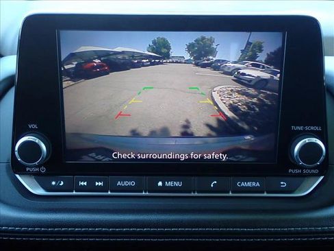 Used 2022 Nissan Rogue SV AWD/4WD image 17