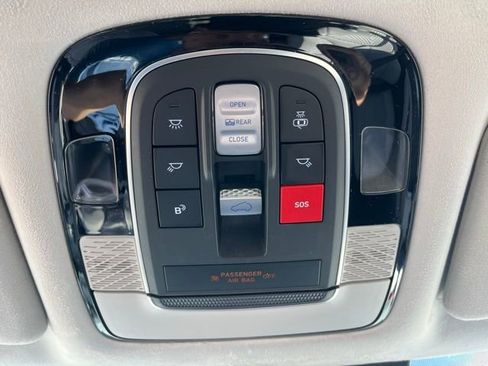 Used 2024 Hyundai Palisade Calligraphy image 30