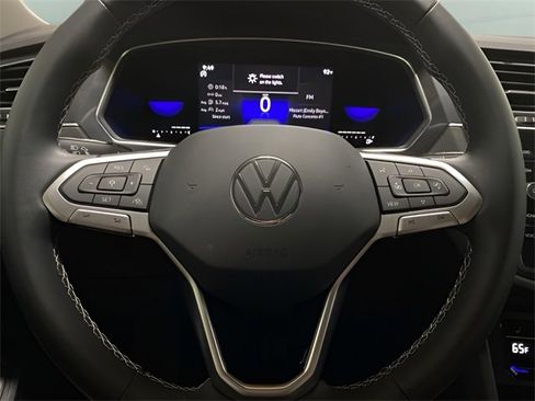 Used 2022 Volkswagen Tiguan SE image 29