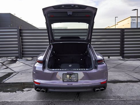 Used 2025 Porsche Panamera 4 w/ Premium Package image 21