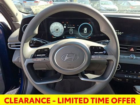 Used 2024 Hyundai Elantra SEL image 21