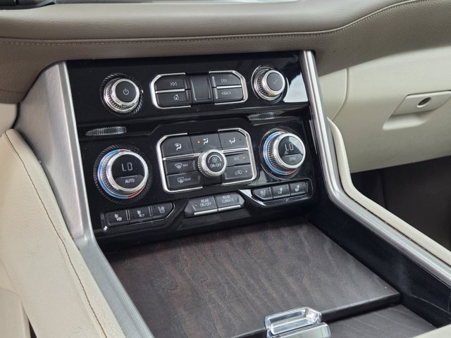 Used 2023 GMC Yukon Denali RWD image 31