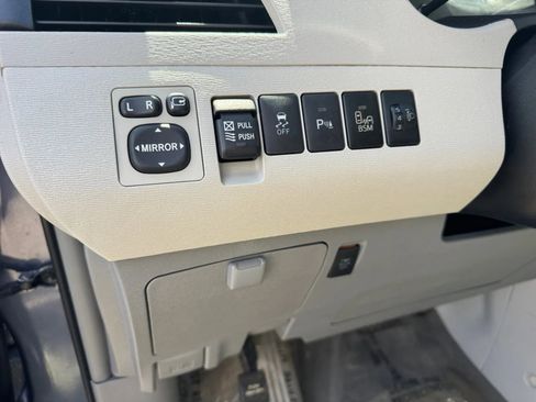 Used 2013 Toyota Sienna Limited w/ Premium Pkg AWD/4WD image 22