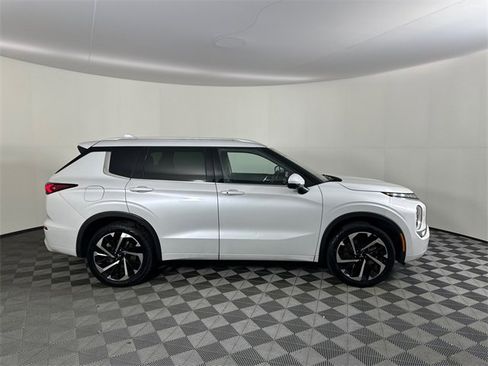 Used 2022 Mitsubishi Outlander SEL image 4