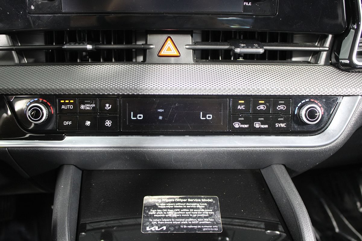 Used 2023 Kia Sportage LX AWD/4WD image 15