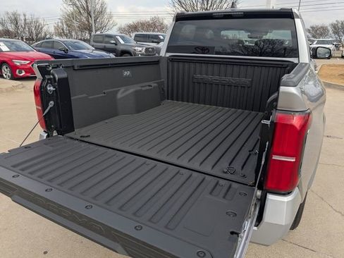 Used 2025 Toyota Tacoma SR5 image 28