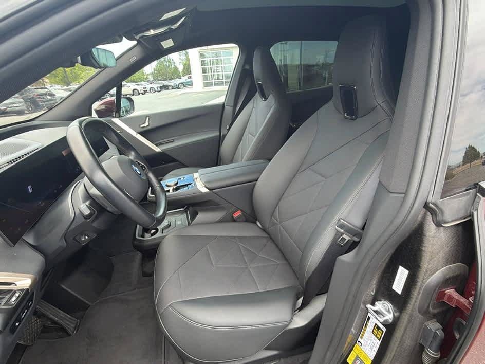 Used 2024 BMW iX xDrive50 w/ Sport Package AWD/4WD image 13