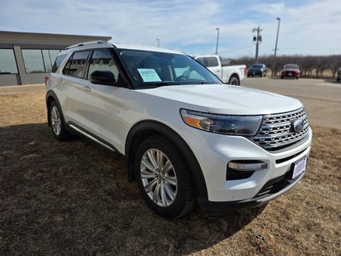 Used 2020 Ford Explorer Limited w/ Class III Trailer Tow Package image 4