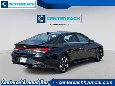 Used 2023 Hyundai Elantra Limited image 4