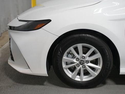 Certified 2025 Toyota Camry LE image 5