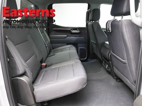 Used 2022 Chevrolet Silverado 1500 LT AWD/4WD image 25
