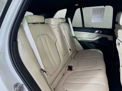 Used 2025 BMW X5 xDrive40i w/ Climate Comfort Package AWD/4WD image 31