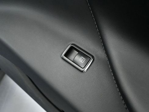 Used 2018 Tesla Model X 100D image 44