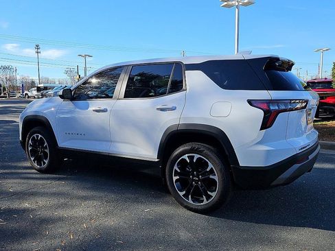 New 2026 Chevrolet Equinox LT image 3