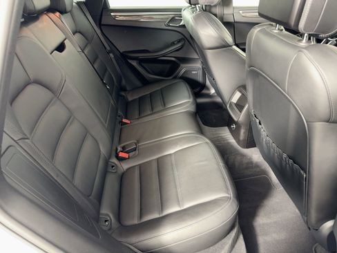 Used 2015 Porsche Macan Turbo image 29