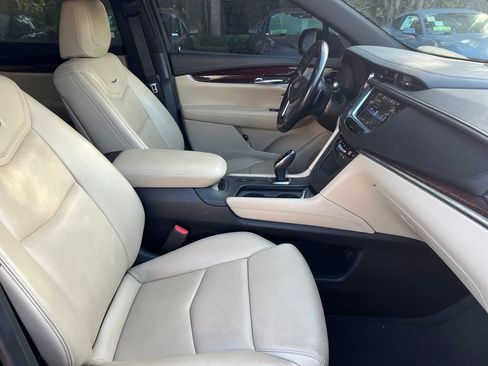 Used 2018 Cadillac XT5 Luxury image 29