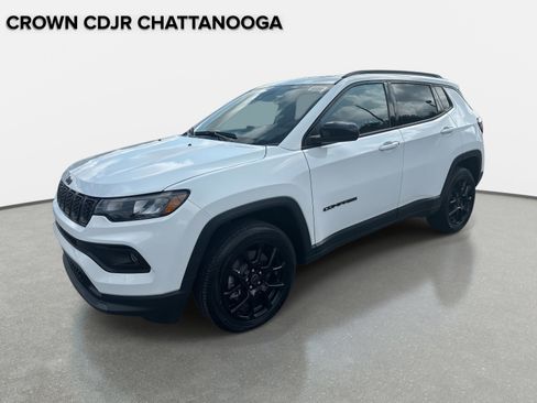 New 2025 Jeep Compass Latitude w/ Sun & Sound Group image 8