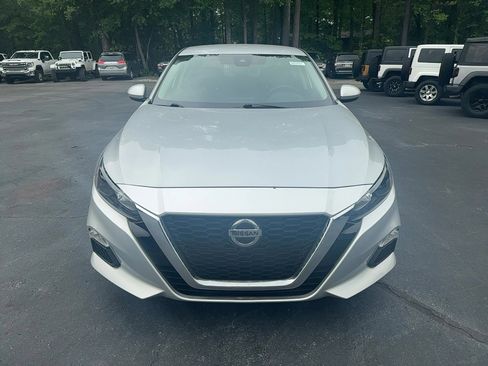 Used 2022 Nissan Altima 2.5 S image 2