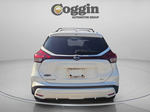 Used 2022 Nissan Kicks SV FWD image 4