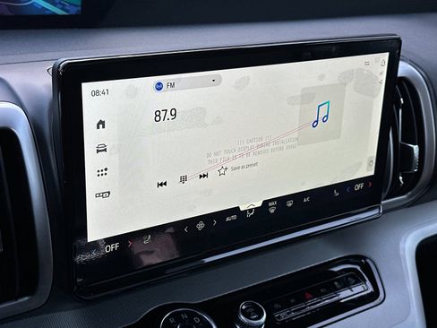 New 2025 Ford Expedition Active image 21