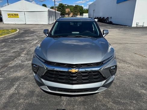 Used 2024 Chevrolet Blazer LT FWD image 2
