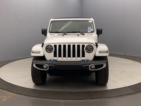 Used 2022 Jeep Wrangler Unlimited Sahara w/ Cold Weather Group AWD/4WD image 8