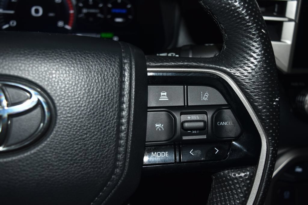 Used 2024 Toyota Tundra Limited AWD/4WD image 10