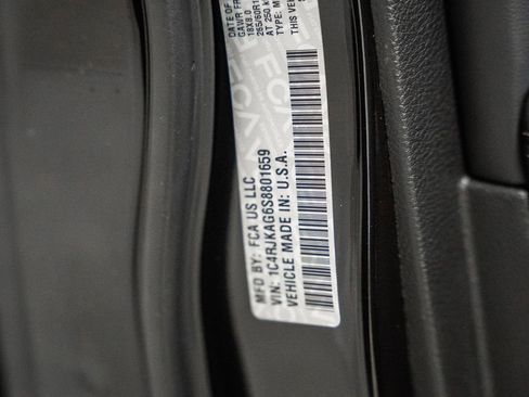 New 2025 Jeep Grand Cherokee L Altitude image 32